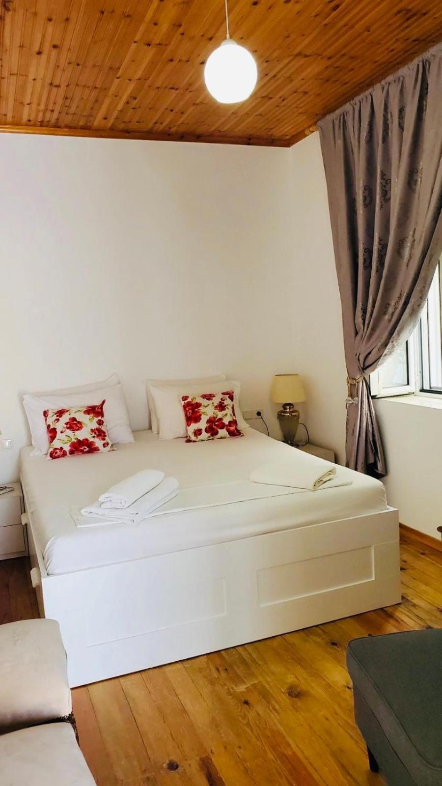 Viktora'S House Apartment Himare Ngoại thất bức ảnh