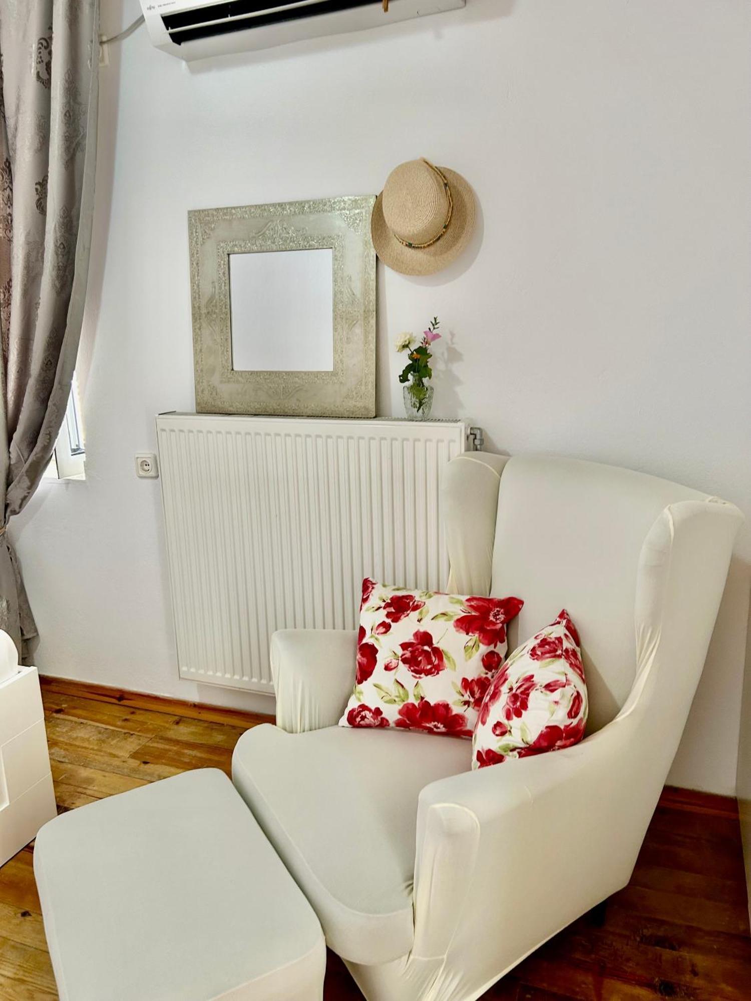 Viktora'S House Apartment Himare Ngoại thất bức ảnh
