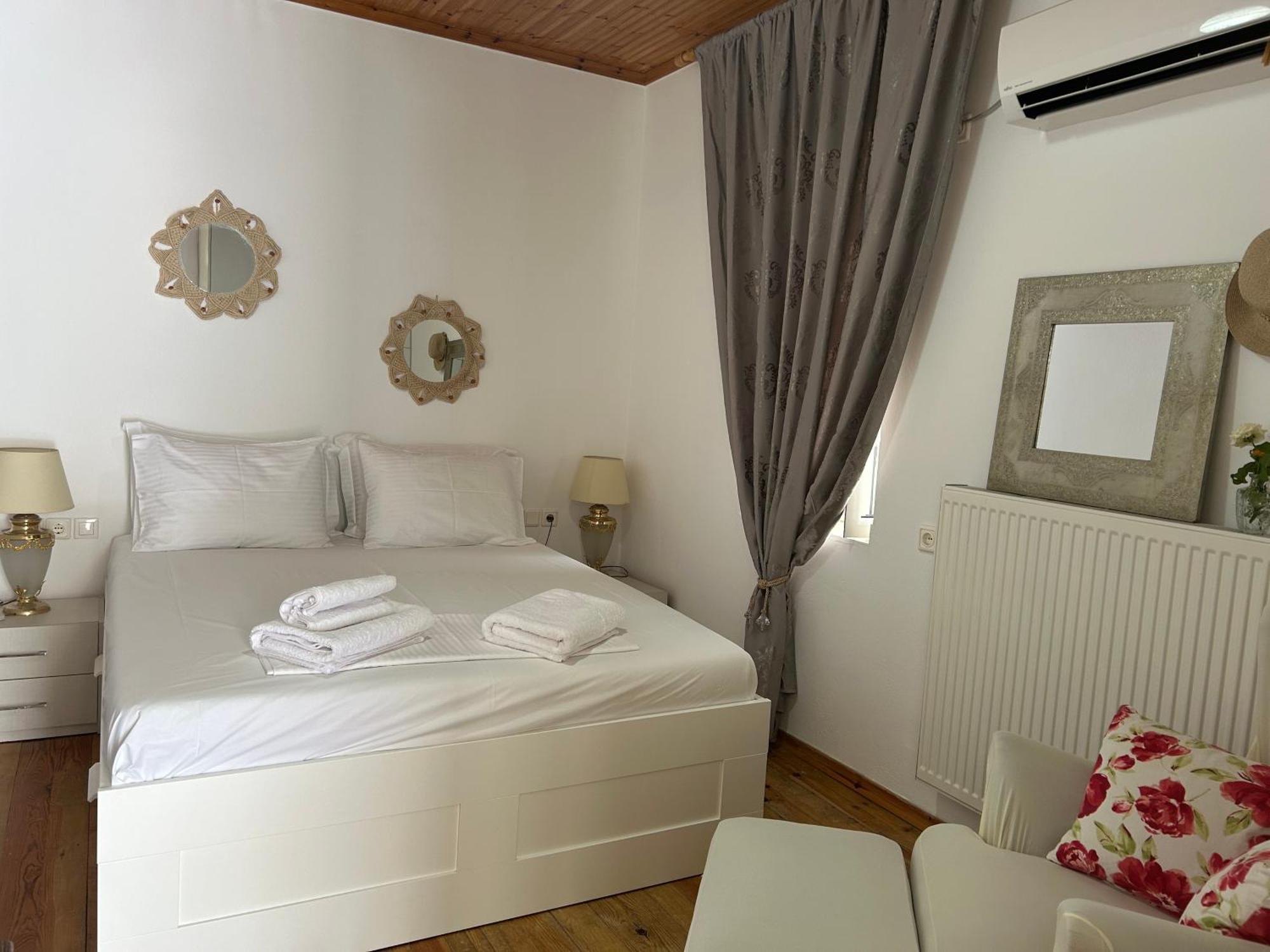 Viktora'S House Apartment Himare Ngoại thất bức ảnh